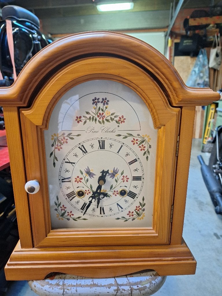 staanklokje   pine clocks, Ophalen, Gebruikt, Landelijk, Analoog