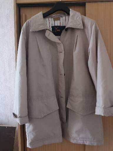 Lichtkleurige regenjas L, Kleding | Dames, Ophalen of Verzenden