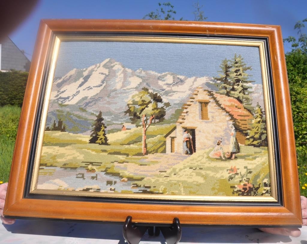 cadre avec tapisserie canevas paysage chalet montagne, Gebruikt, Ophalen of Verzenden, Ingelijst, Overige stijlen