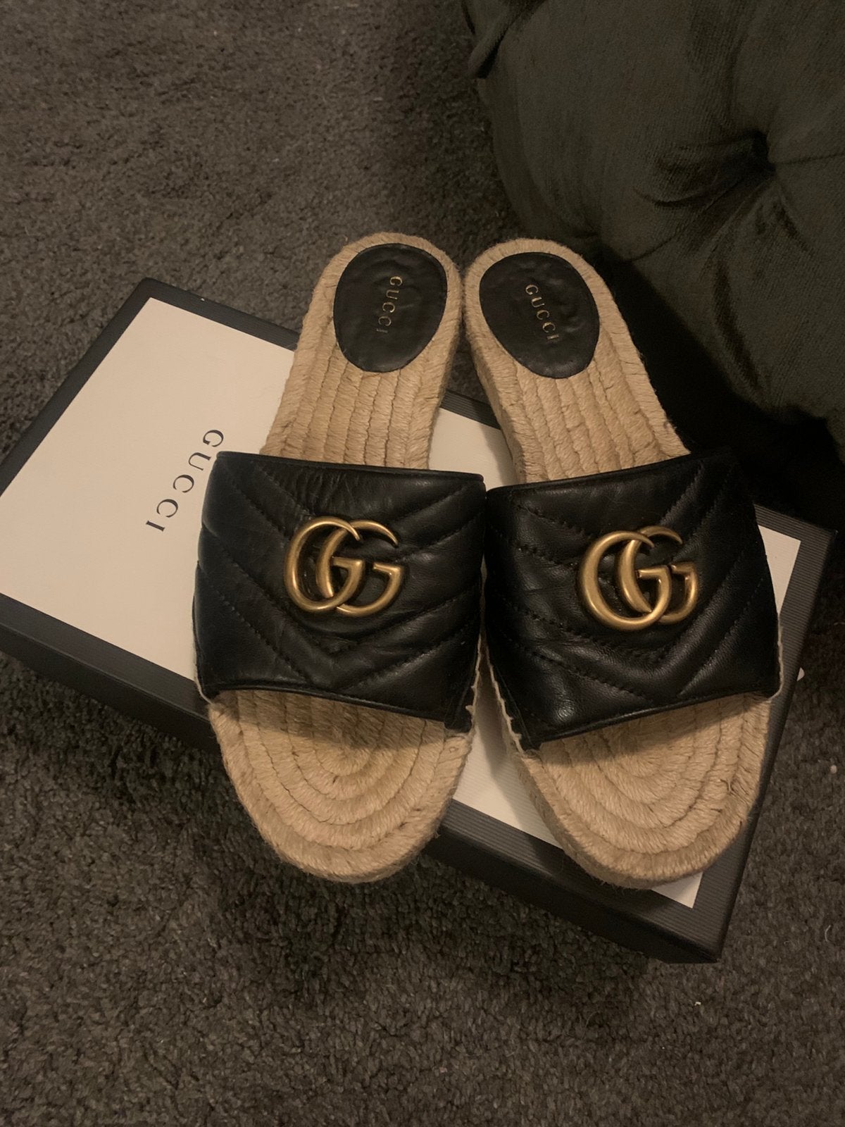 Gucci marmont slippers espadrille mt 39 zo goed als nieuw., Slippers, Zwart, Ophalen of Verzenden, Zo goed als nieuw