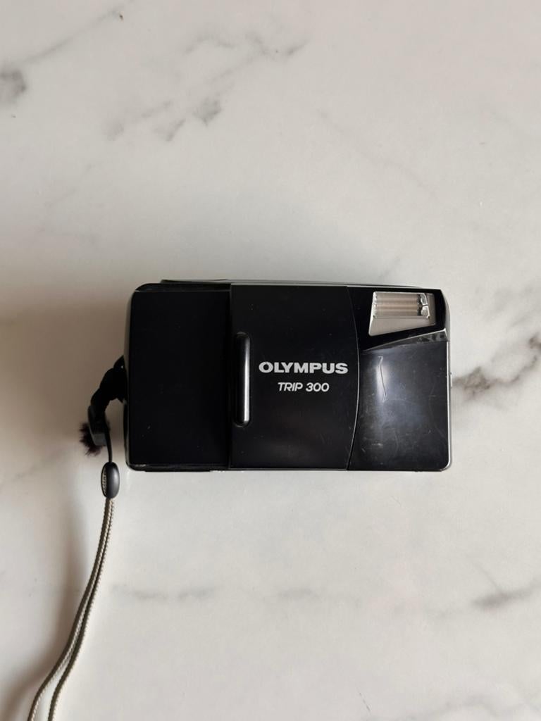 Olympus Trip 300, Audio, Tv en Foto, Fotocamera's Analoog, Ophalen, Zo goed als nieuw, Olympus