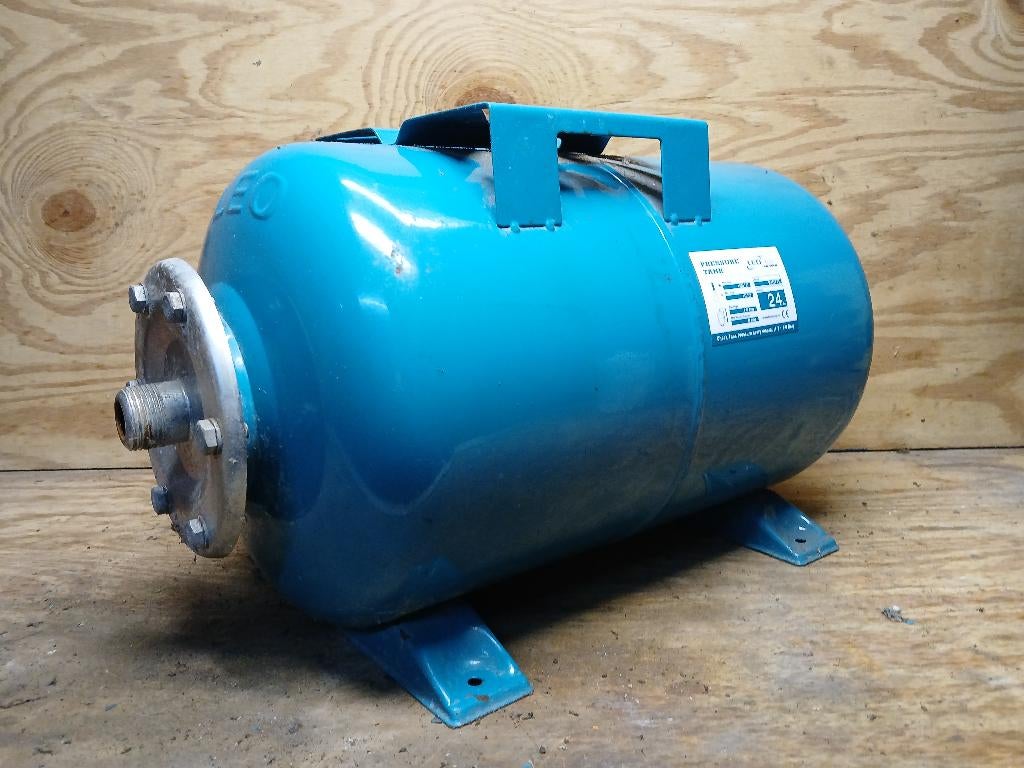 Hydrofoor drukvat 24L LEO – pressure tank waterpomp, Doe-het-zelf en Bouw, Sanitair, Gebruikt, Overige typen, Ophalen