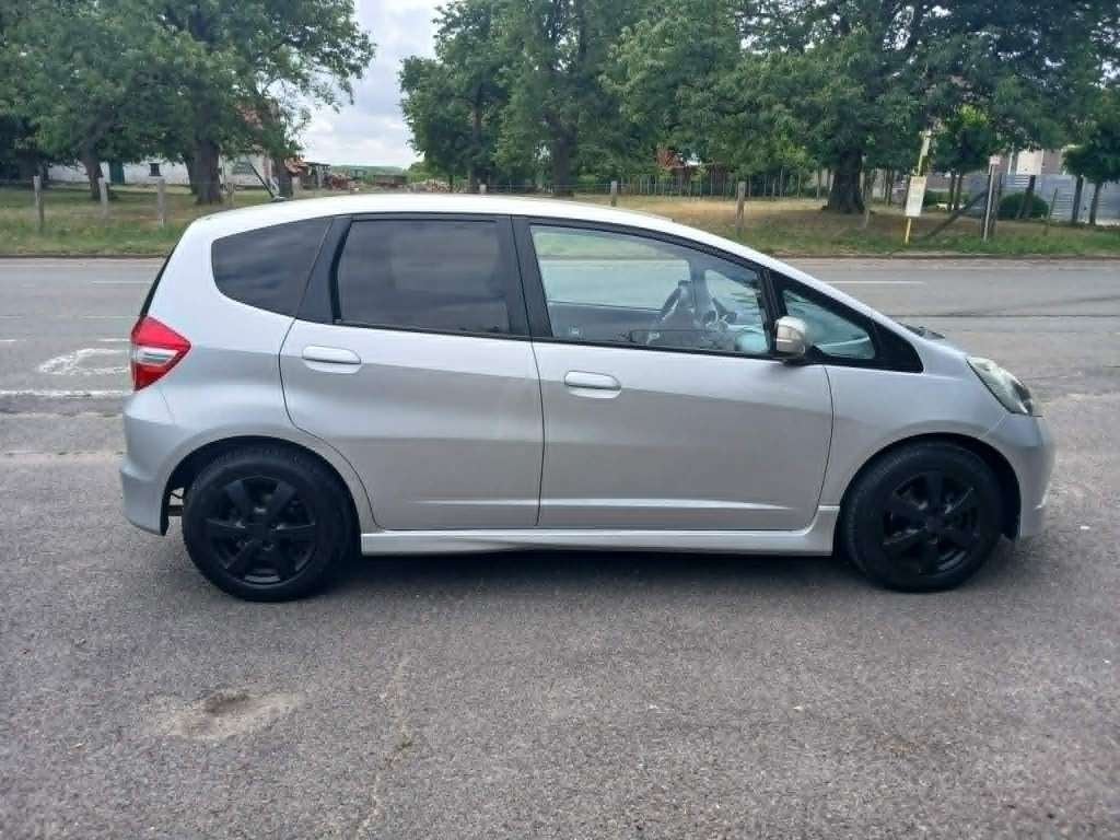 Honda Jazz 1.4 Sport, Autos, Achat, Noir, 115 g/km, Electronic Stability Program (ESP)