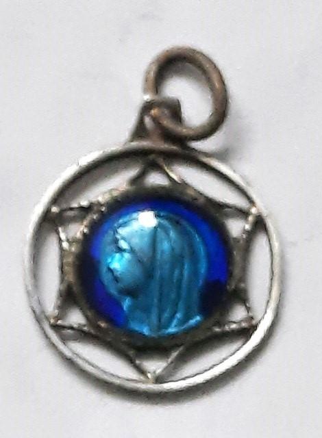 Antieke Franse zilveren Lourdes medaille met blauw emaille, Antiek en Kunst, Antiek | Religieuze voorwerpen, Ophalen