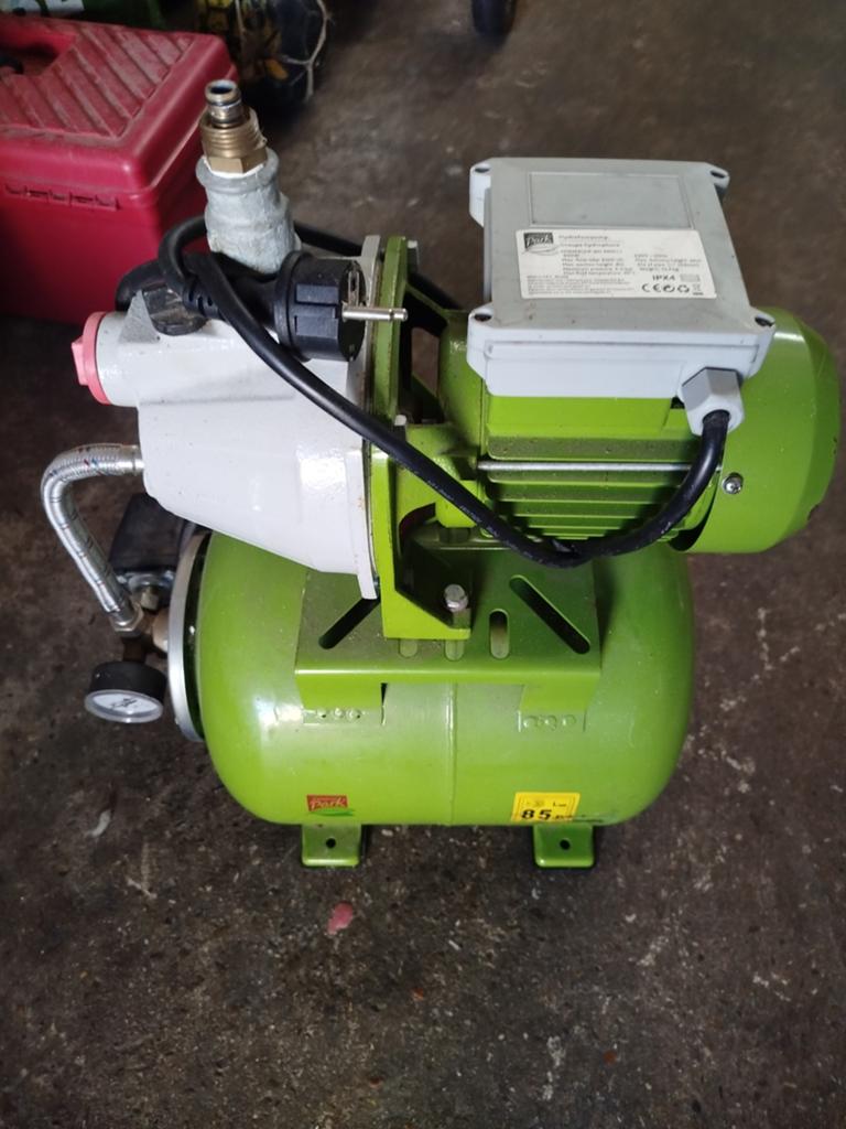 HYDROFOORPOMP GARDENA, Ophalen, Zo goed als nieuw