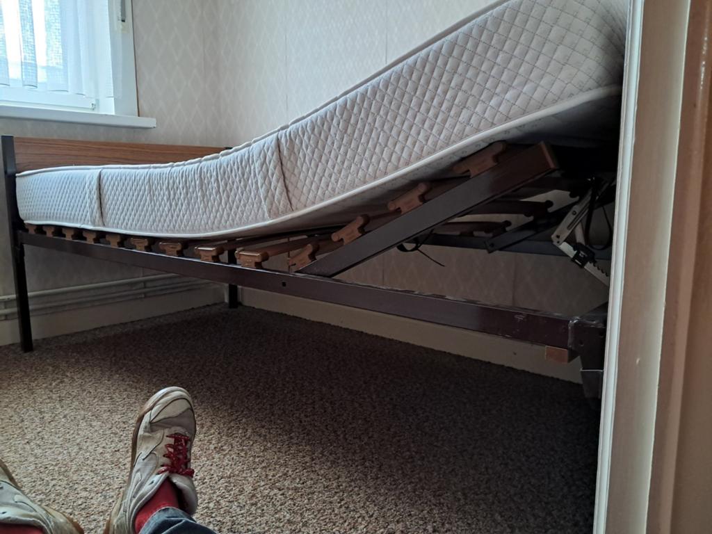 1 lit avec matelas, sommier à lattes réglable en Matoflex, Enlèvement, Matelas