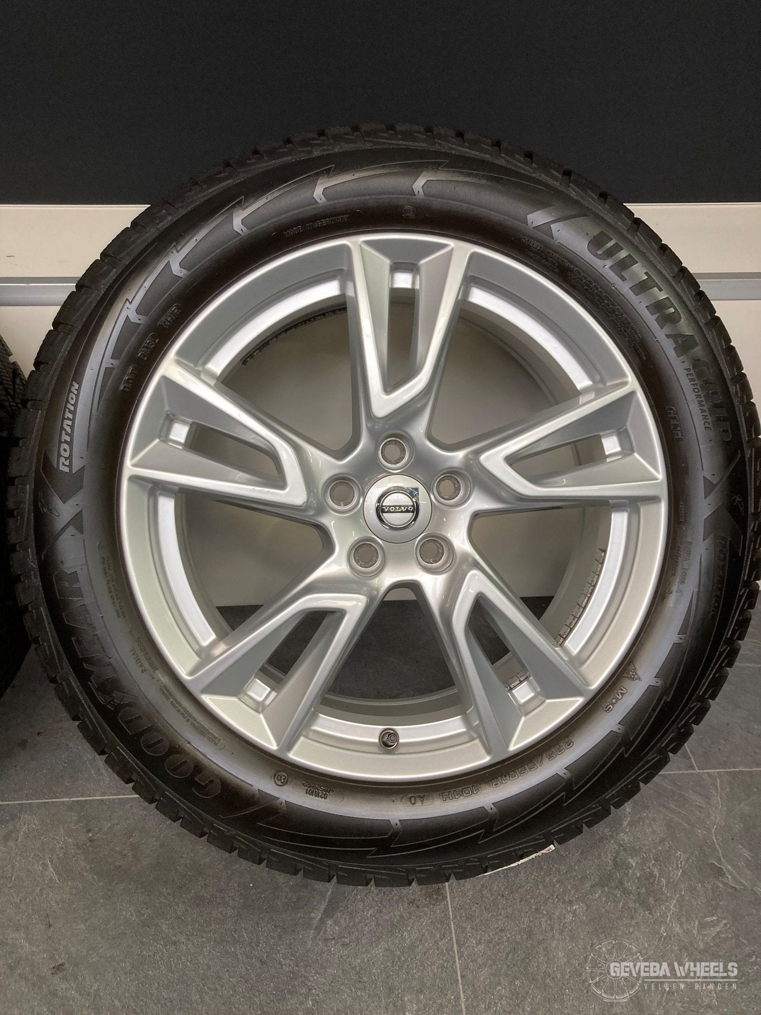 18” originele Volvo XC40 velgen + winterbanden 5x108 3136286, Pneus et Jantes, Pneus hiver, Véhicule de tourisme, -