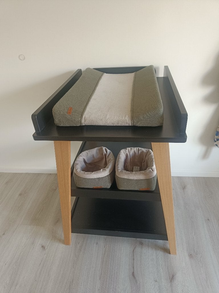 Verzorgingstafel & kussen & bakjes, Kinderen en Baby's, Ophalen, Zo goed als nieuw, Overige typen