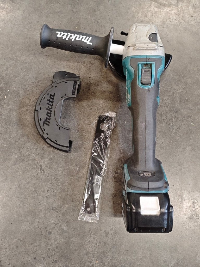 Makita slijpschijf 18V, Ophalen of Verzenden, Gebruikt, Minder dan 700 watt, Haakse handslijpmachine