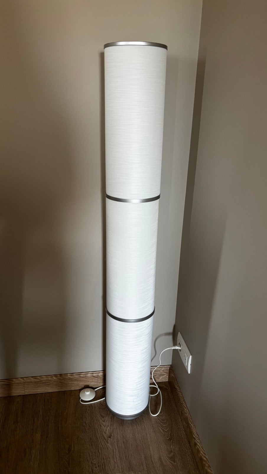 Lampadaire IKEA VIDJA blanc 138 cm + ampoules E14, Maison & Meubles, Enlèvement, Comme neuf