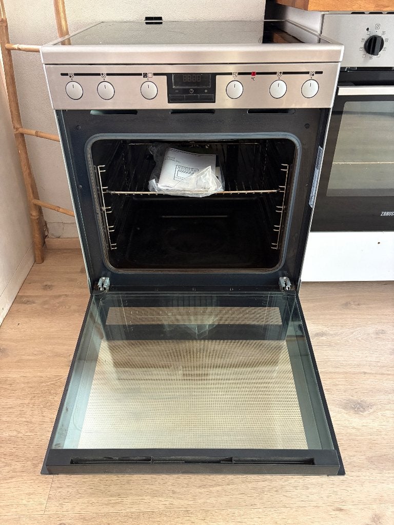 Cuisinière électrique aeg, 4 zones de cuisson, Comme neuf, Autoportant, Électrique