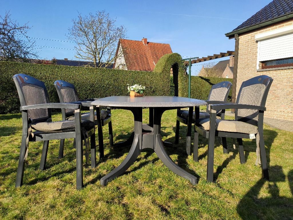Tuintafel en stoelen, Ophalen