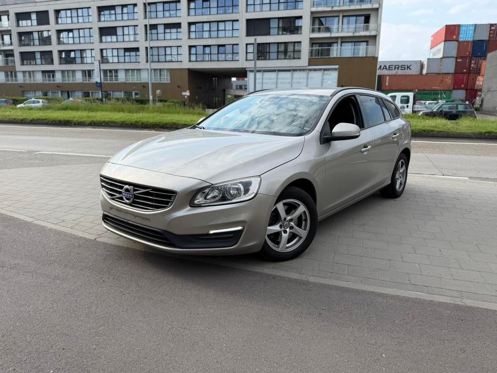 Volvo V60 2.0 Diesel Euro6b Facelift, Auto's, Volvo, Euro 6, Beige, V60, 5 deurs