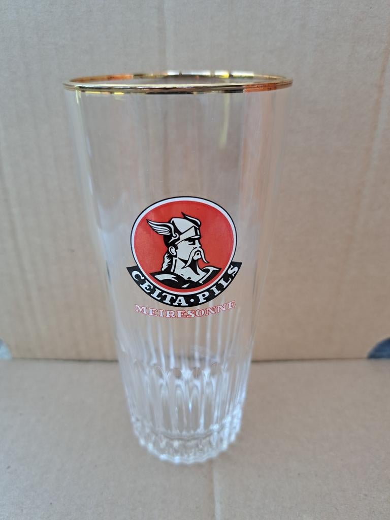1 retro bierglas van CELTA - PILS, Enlèvement ou Envoi, Comme neuf, Verre ou Verres, Autres marques