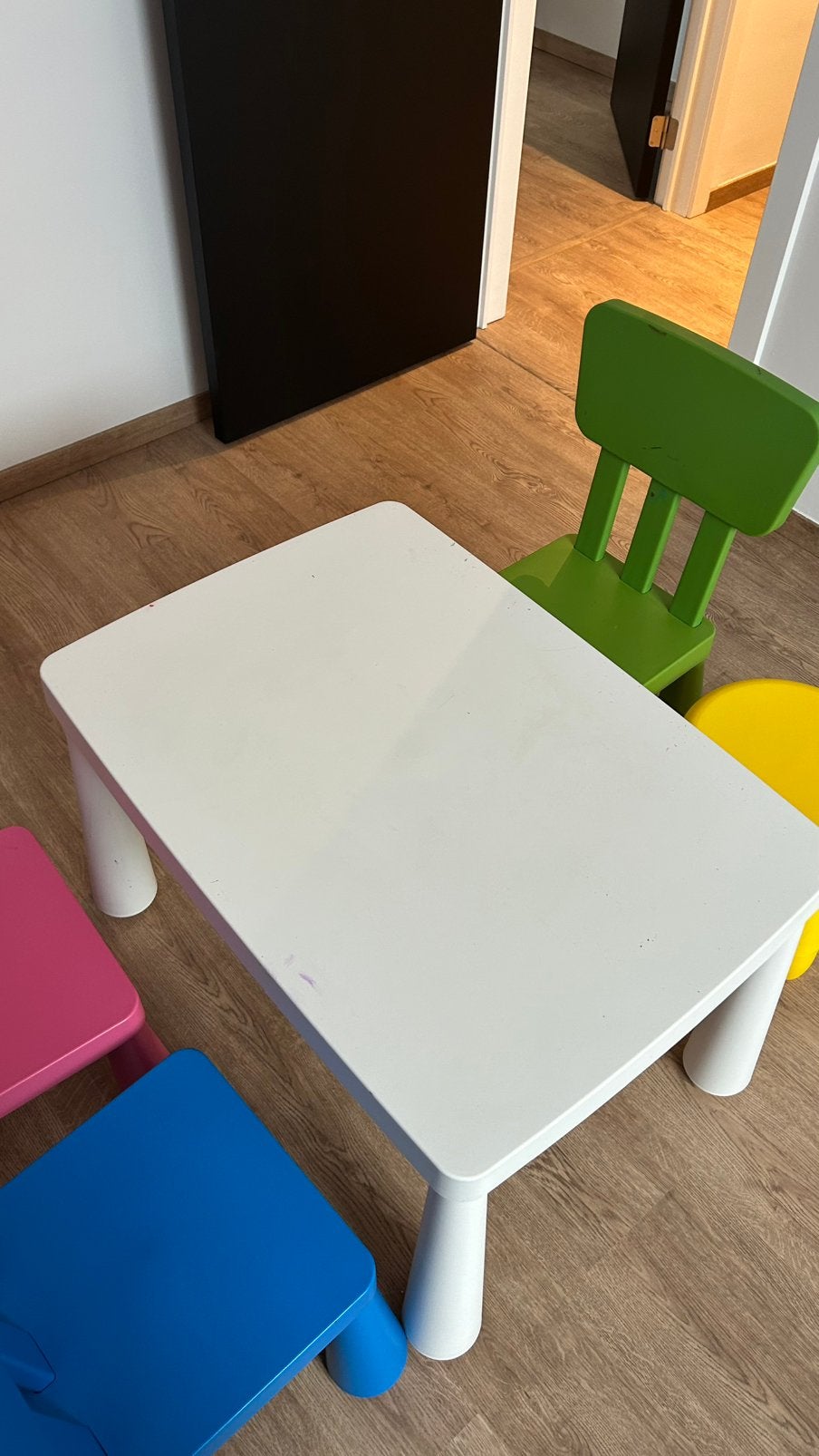 Tafel en 4 stoelen ikea, Kinderen en Baby's, Ophalen, Zo goed als nieuw, Stoel(en)