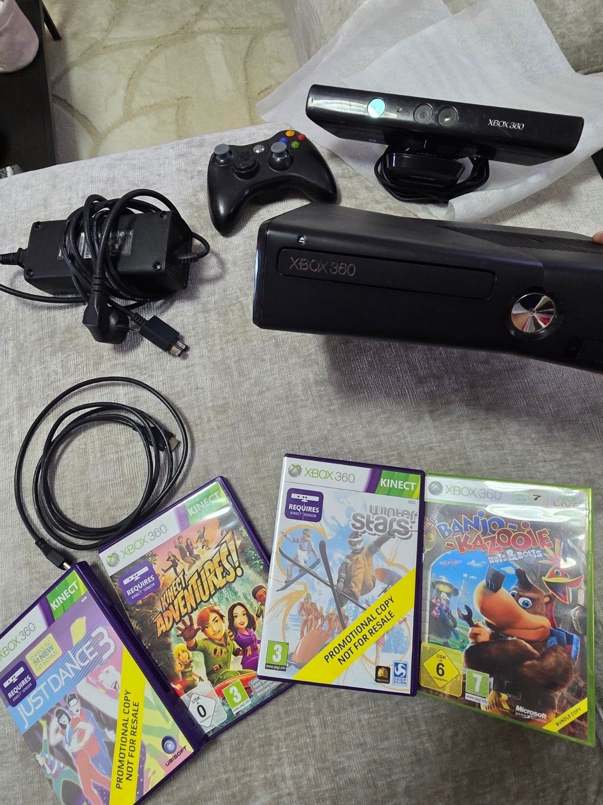 Xbox 360 + Kinect + manette + 4 jeux – Console complète, 360 S, Enlèvement ou Envoi, Avec 1 manette, Avec jeux