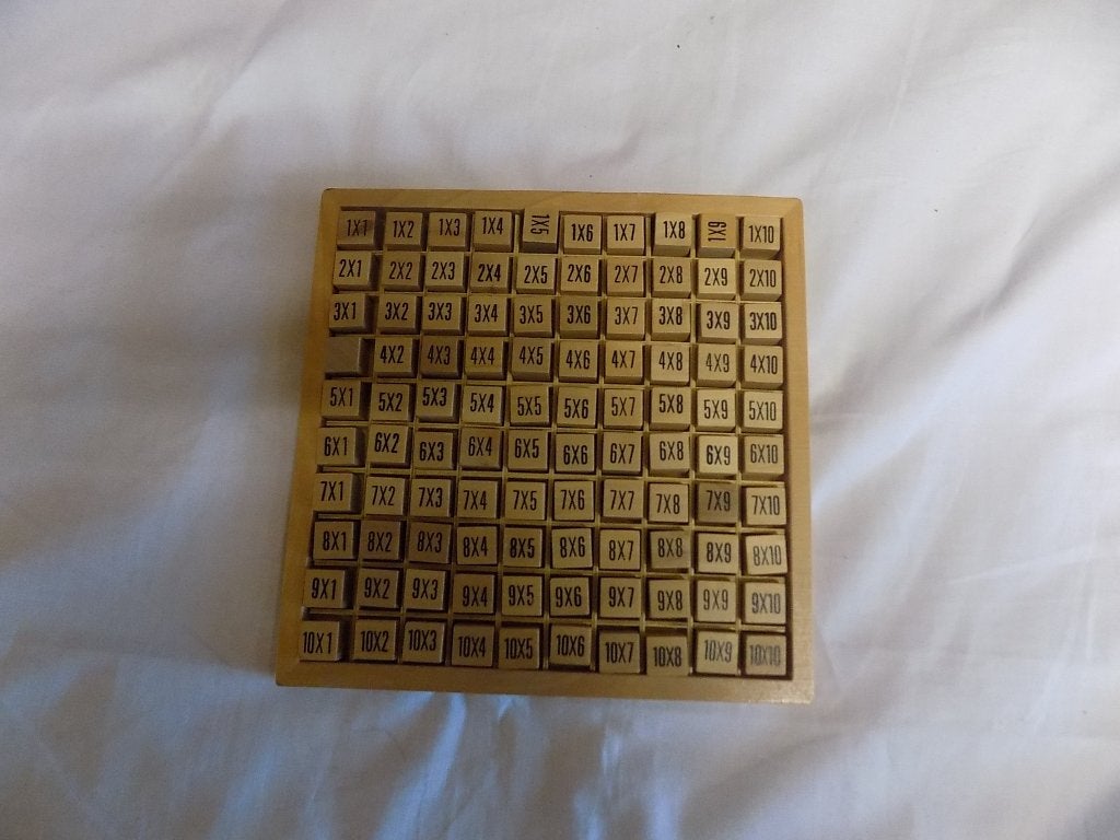 Houten bord met de tafels van vermenigvuldiging, Ophalen of Verzenden, Zo goed als nieuw, Rekenen