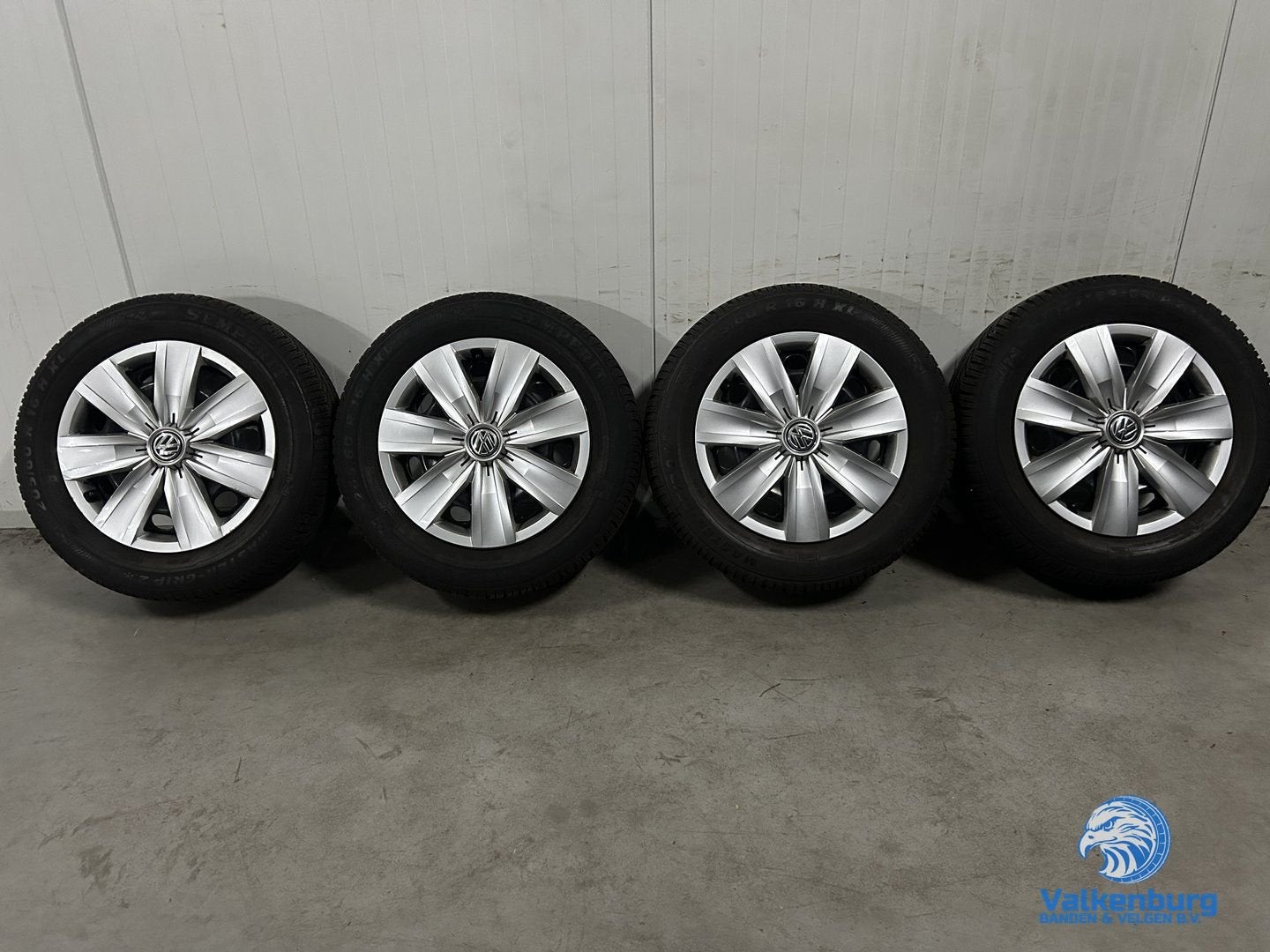 8mm! Originele VW Caddy T-Roc Passat Audi Q2 Skoda Karoq 16, Neuf, Pneus et Jantes, Pneus hiver, 16 pouces