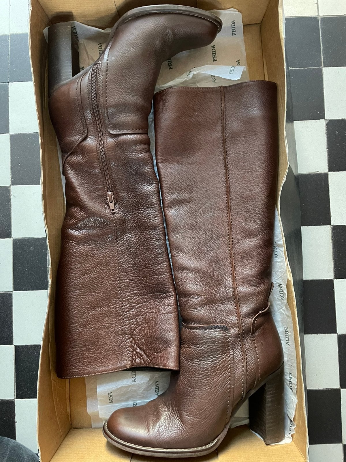 Belles bottes en cuir, Comme neuf, Brun, Enlèvement, Bottes hautes