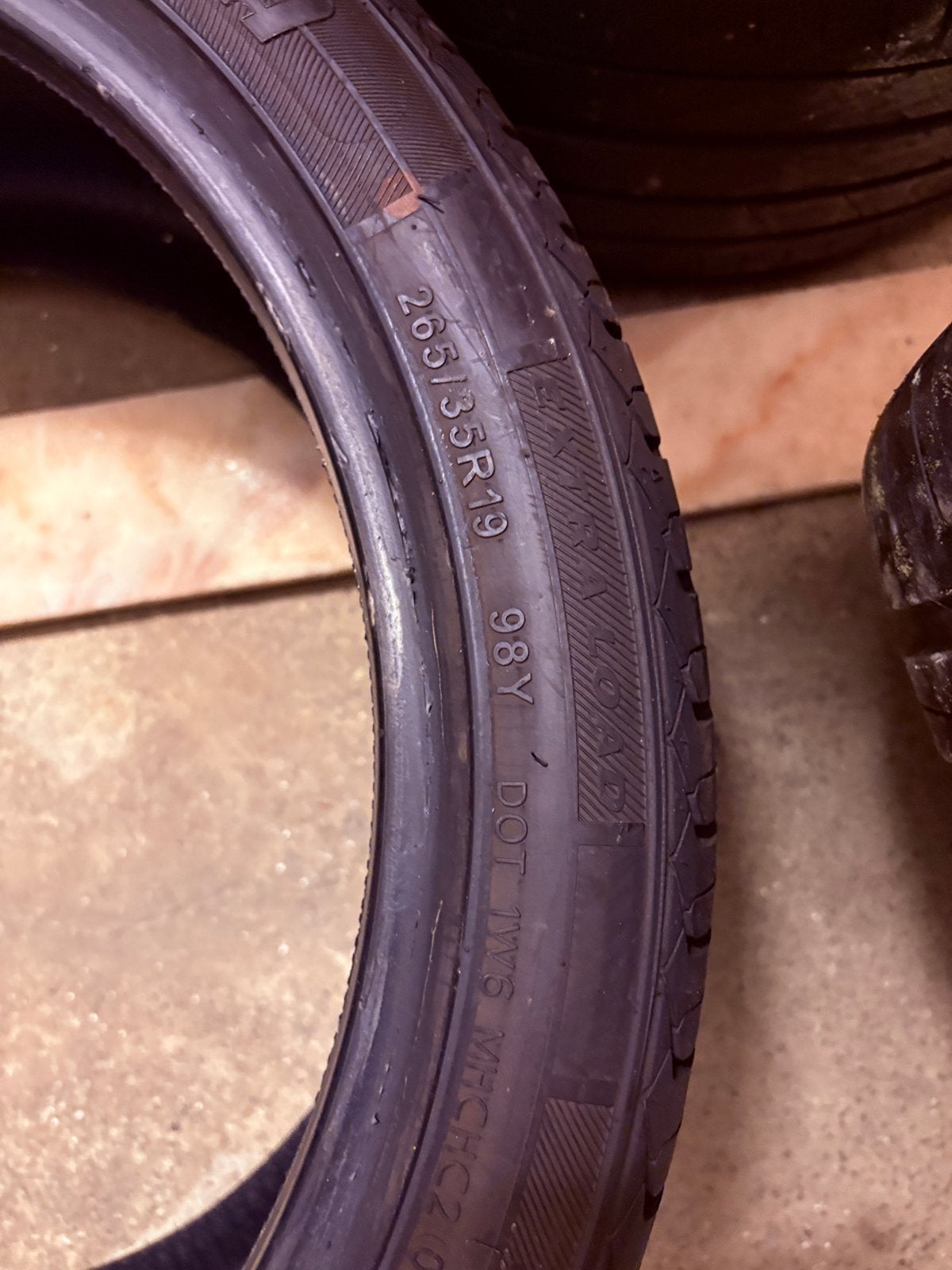 SUPERIA ECOBLUE UHP2 265/35 R19 98Y XL, Enlèvement