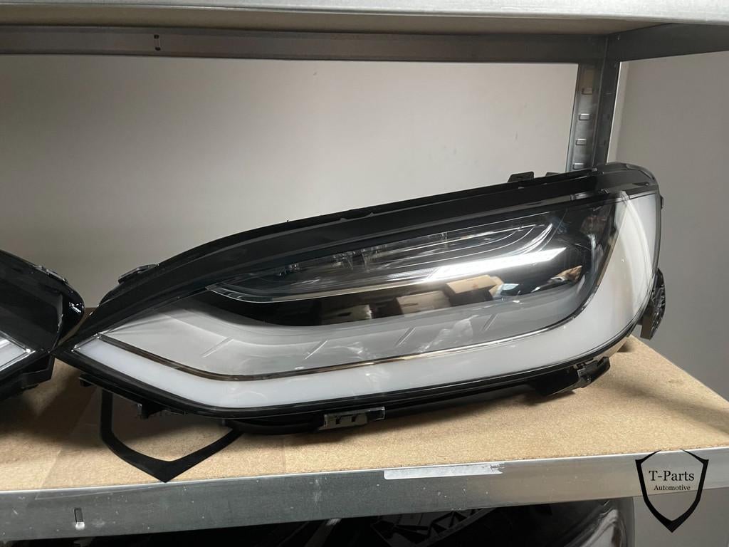 tesla model X koplamp links nieuw lamp, Auto-onderdelen, Tesla, Inc., Nieuw, Info@tesla.com, Tesla Road 1
78725  Austin