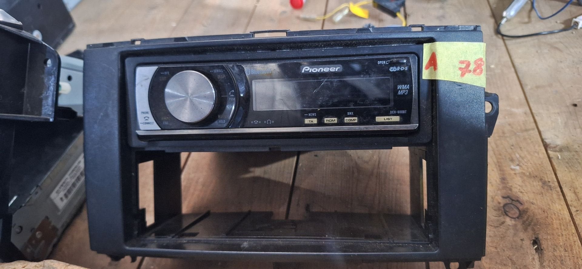 Pioneer DEH-600BT 1-DIN Autoradio met Bluetooth & CD - Inclu, -, Utilisé, -, -