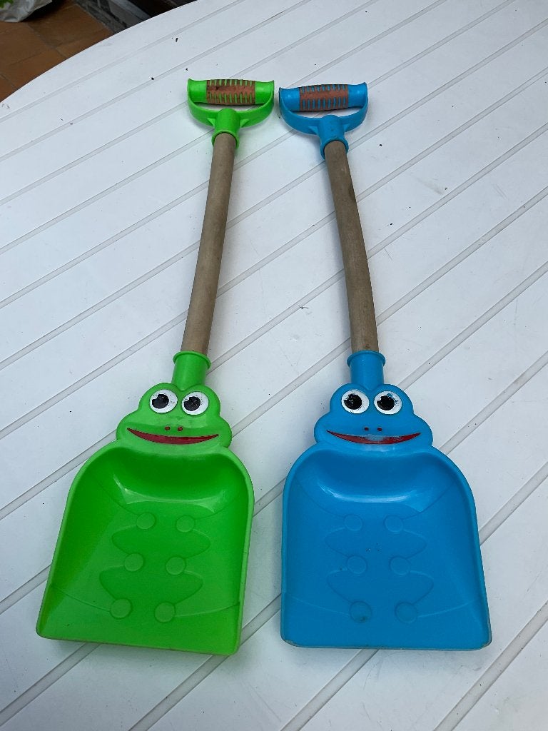 2 schopjes buitenspeelgoed, Ophalen of Verzenden, Zo goed als nieuw