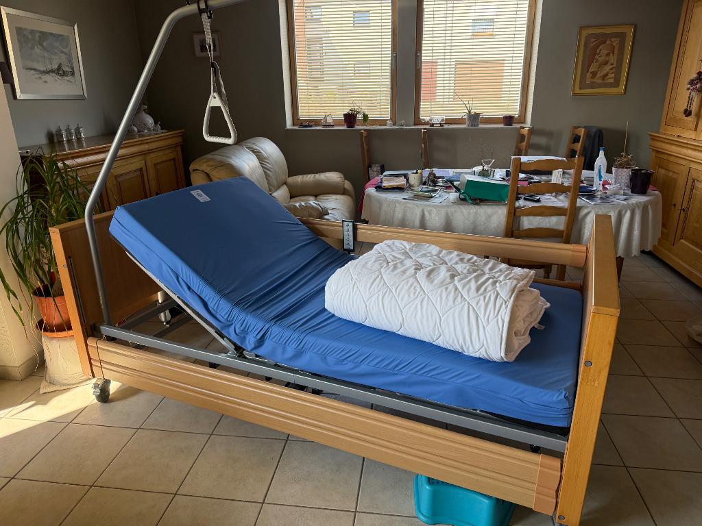 Lit médical médicalisé électrique comme à l'hôpital (NEUF), Enlèvement, Comme neuf