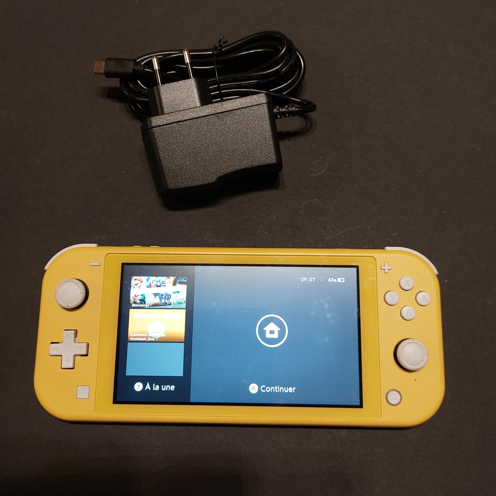 Nintendo switch lite boîte et chargeur compris, Enlèvement ou Envoi, Jaune, Utilisé