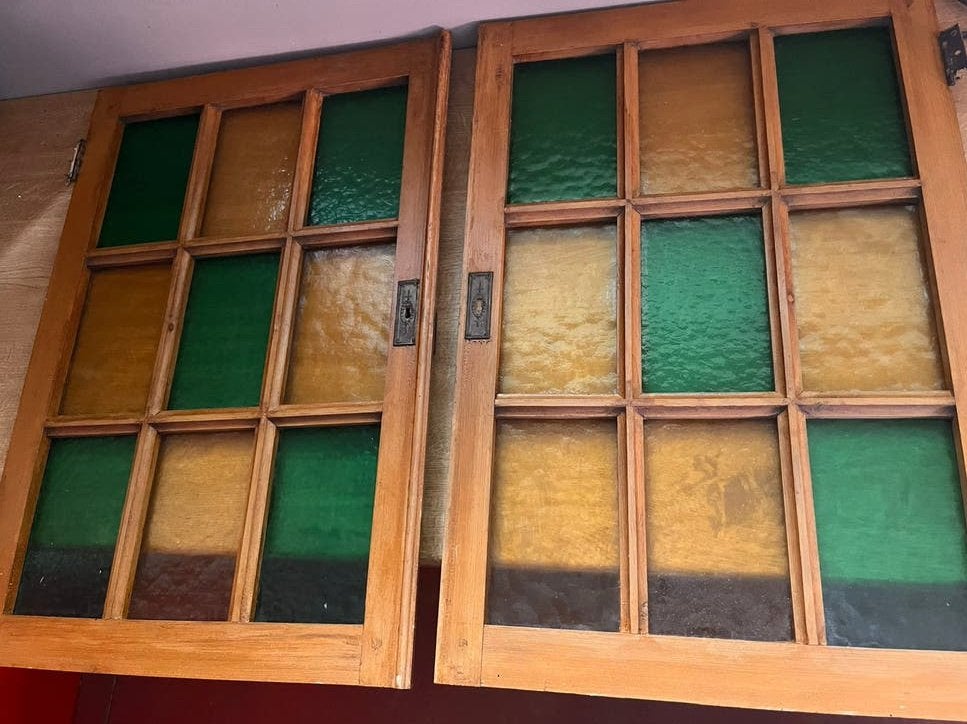 Kastdeuren met gekleurd glas, Enlèvement, Utilisé