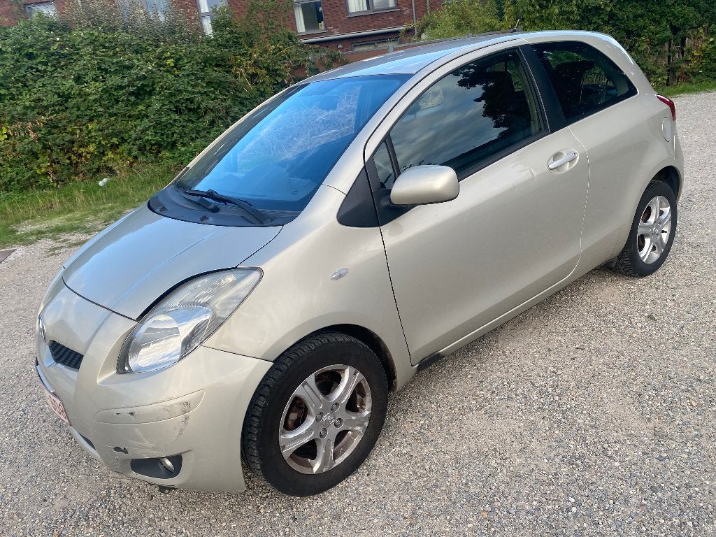 Toyota YARIS london 1000cc essence 208km airco, Autos, Particulier, Essence, Achat, Yaris
