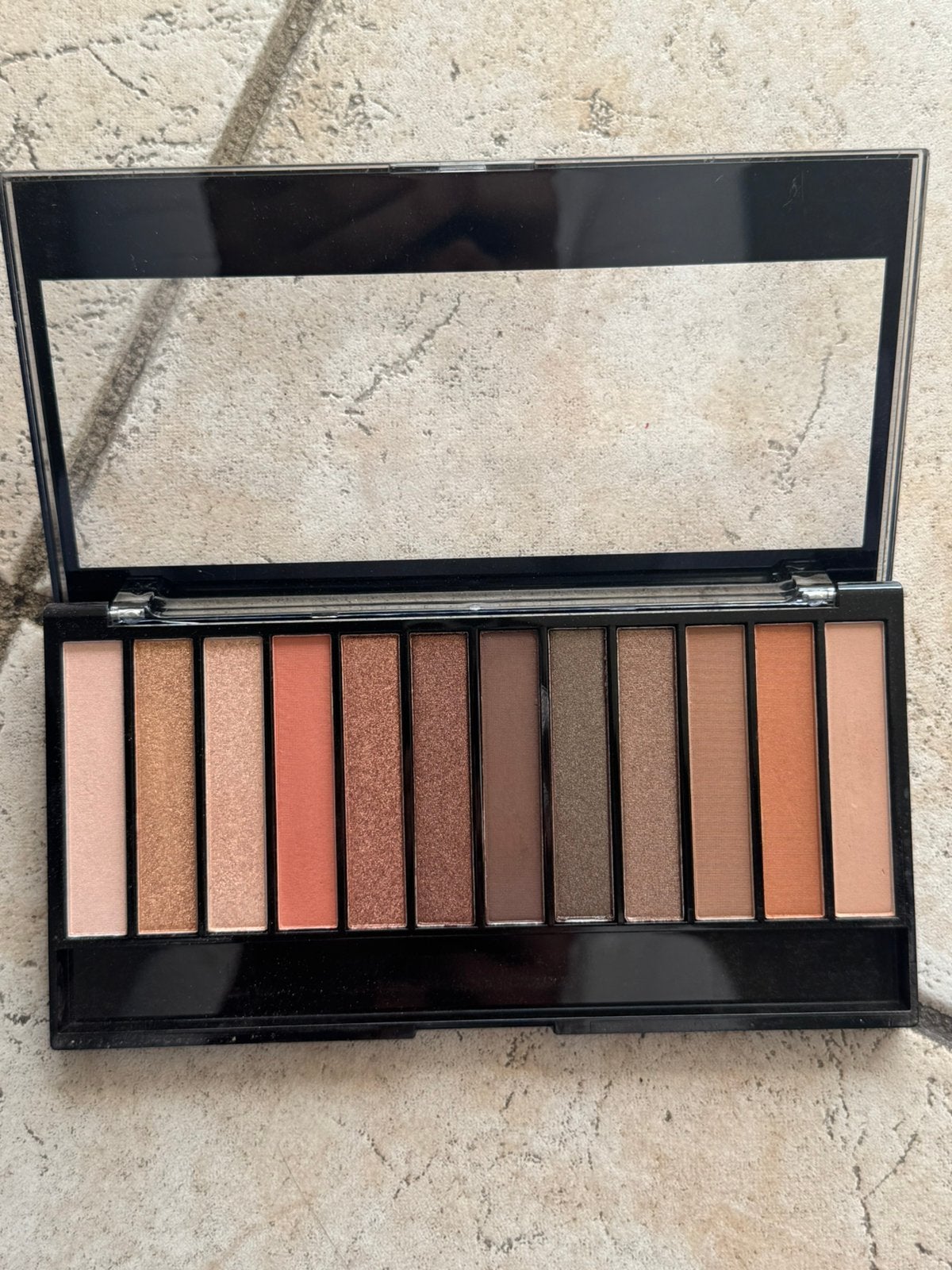 Max & More Oogschaduwpalette – 12 kleuren, Ophalen, Zo goed als nieuw