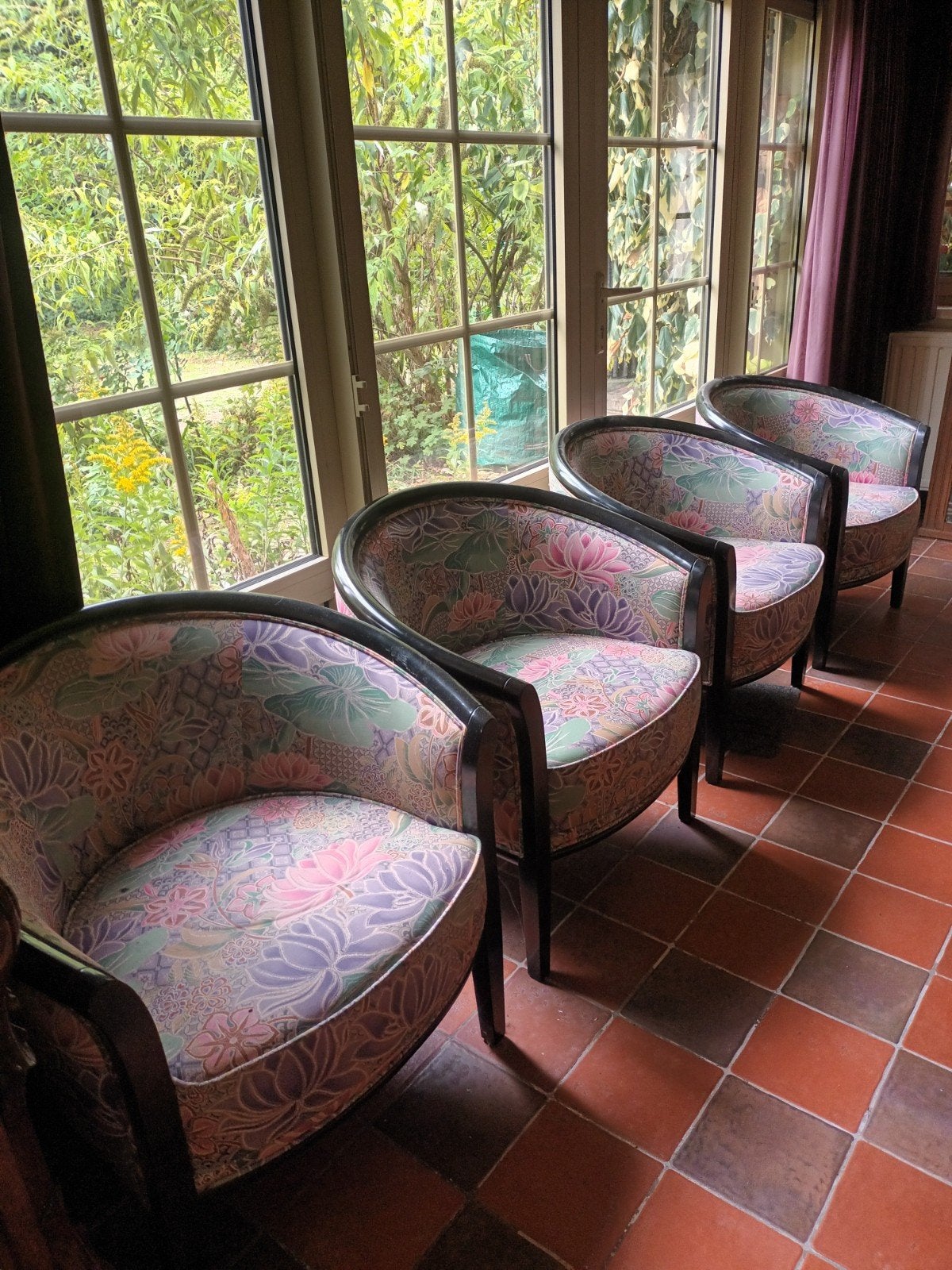 belles chaises anciennes avec une image de fleur de lotus, Antiquités & Art, Enlèvement