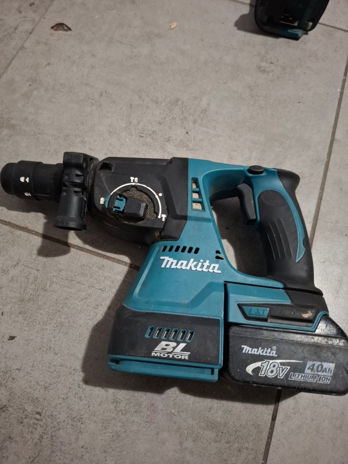 makita klopboormachine DHR 243 18v boorhamer + 4.0Ah accu
M, Doe-het-zelf en Bouw, Ophalen, Zo goed als nieuw, Klopboormechanisme