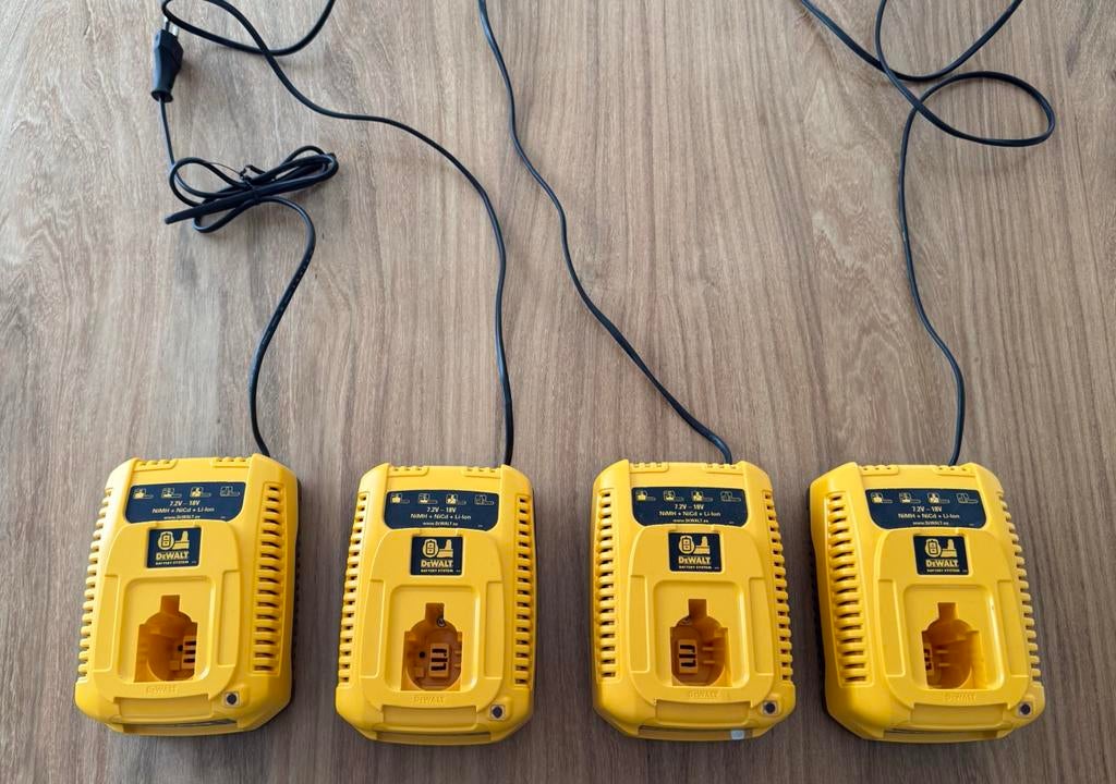 DeWALT snellader DE9135, Ophalen of Verzenden, Zo goed als nieuw