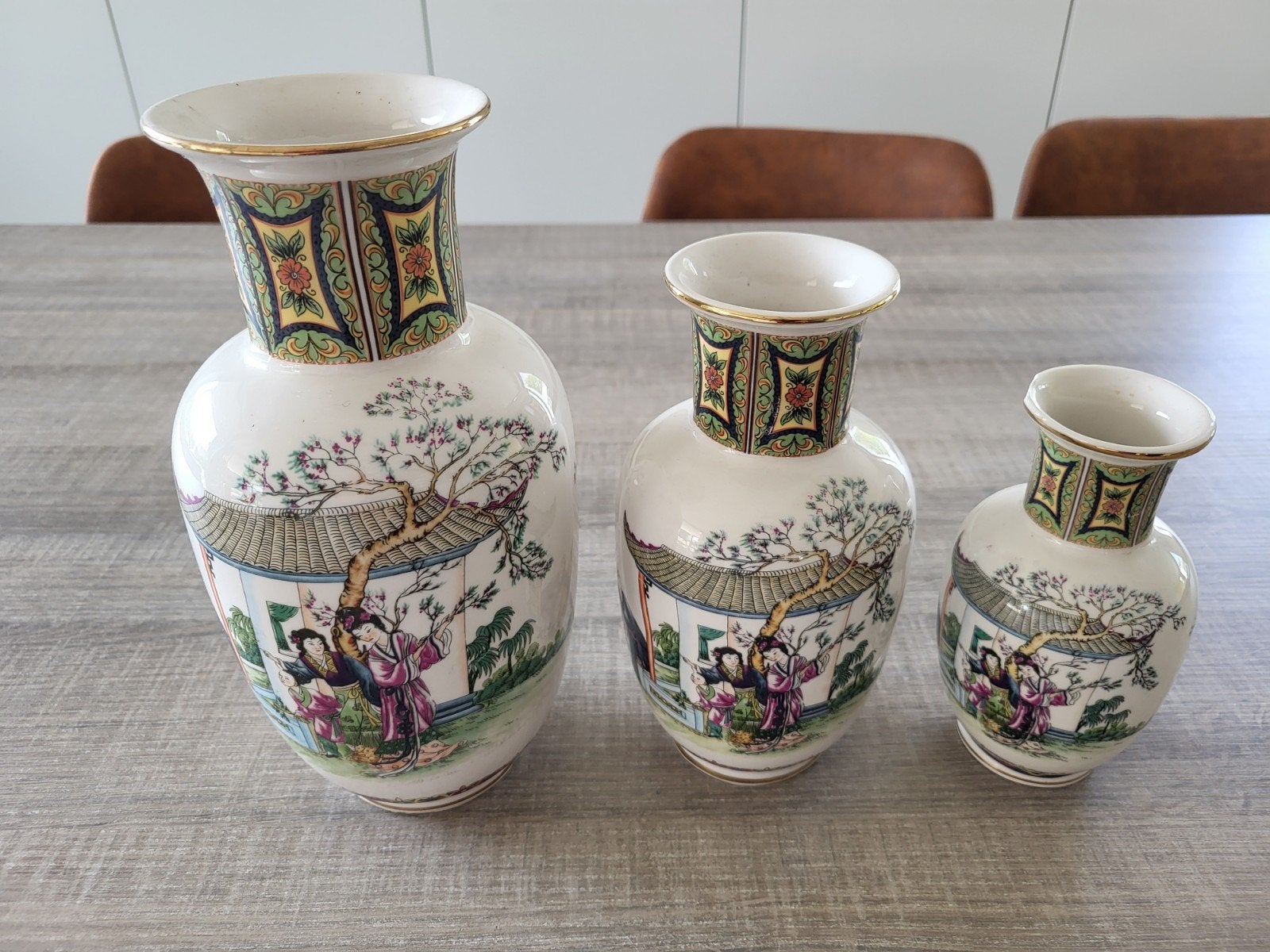 3 chineese vazen, Ophalen