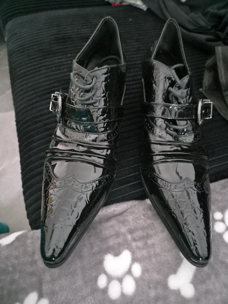 À VENDRE – Magnifiques chaussures noires vernies, Kleding | Dames, Ophalen, Autre, Schoenen met lage hakken, Zwart