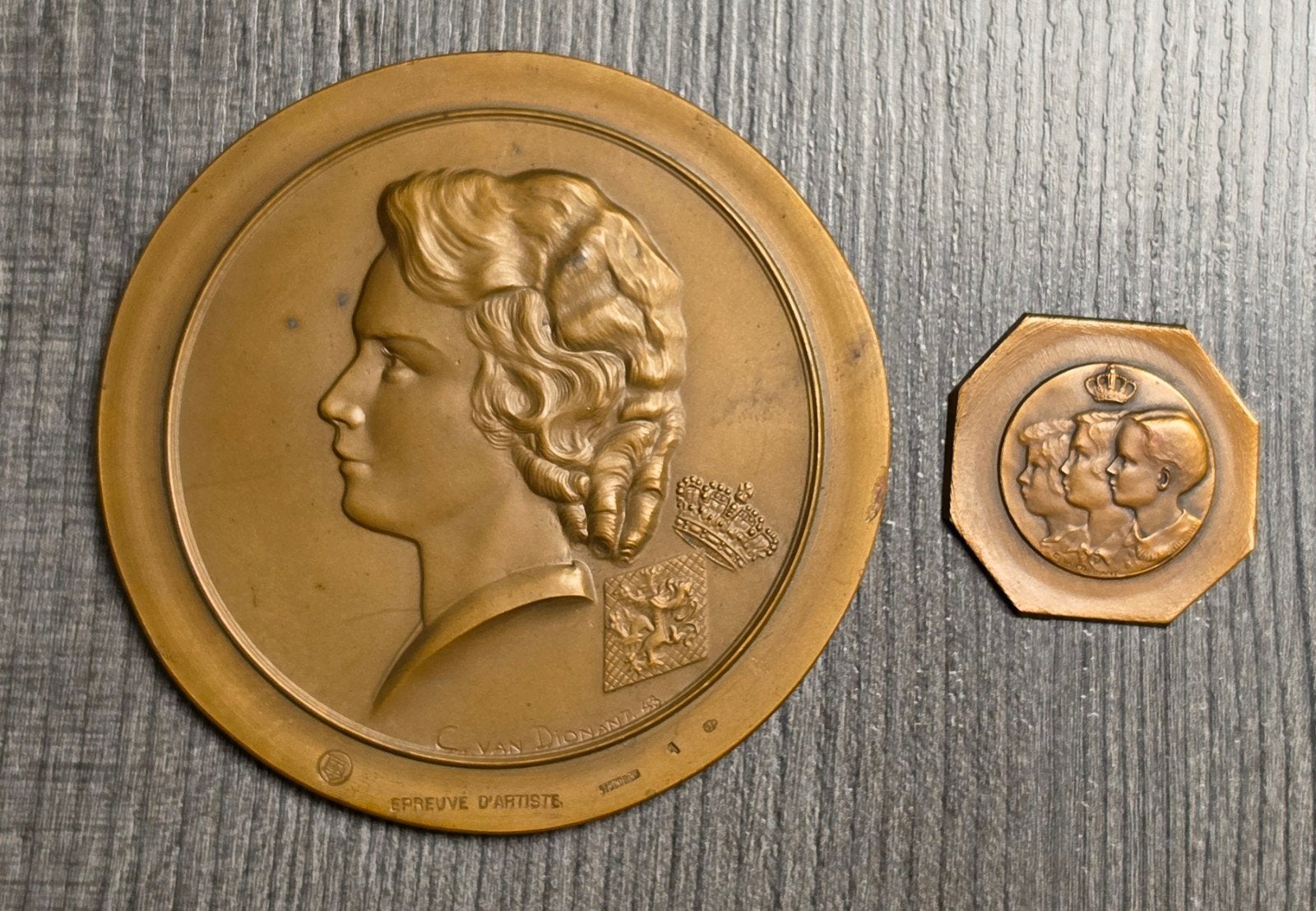 2 medailles C. Van Dionant proefslagen brons, Ophalen of Verzenden