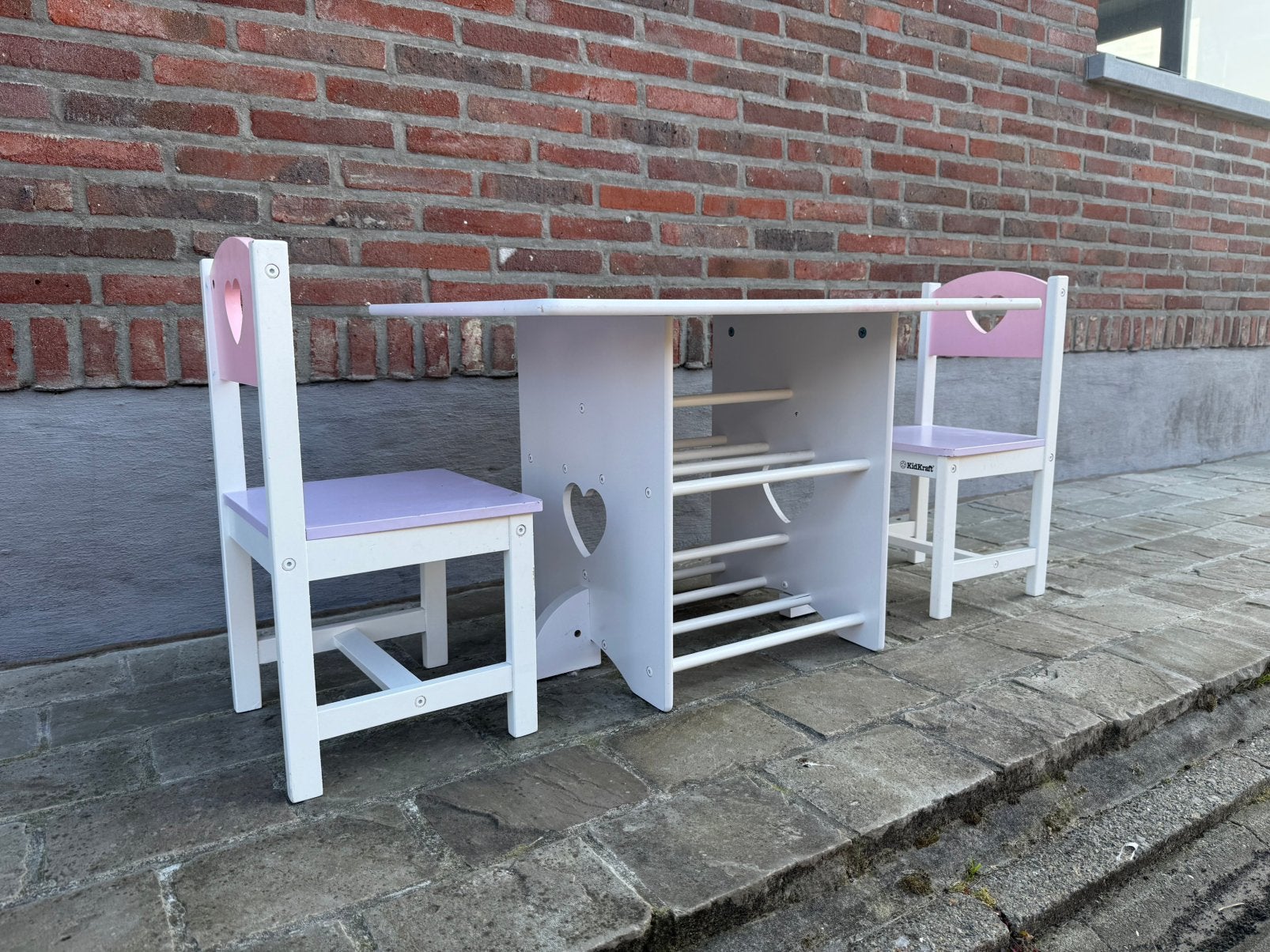 KidKraft Houten Kindertafel met 2 Stoeltjes/Knutselset!, Kinderen en Baby's, Ophalen, Gebruikt