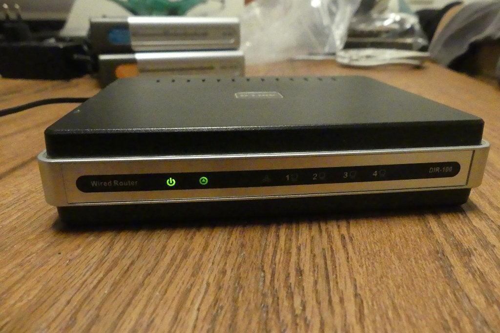 DLINK breedband Router model DIR-100 Dlink, Computers en Software, Verzenden, Gebruikt, Router, D-Link