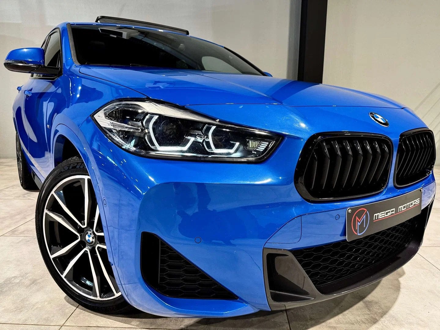 BMW X2 S-DRiVE 18i PACK M"+SHADOW BAUTO PANO NAVi JA19"+, Auto's, BMW, X2, Gebruikt, 124 g/km, Bedrijf