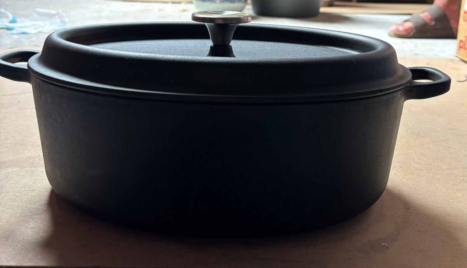 Le diamètre de la marmite ovale est de 31 x 24 cm, Maison & Meubles, Cuisine | Casseroles & Poêles, Comme neuf, Enlèvement, Autres marques