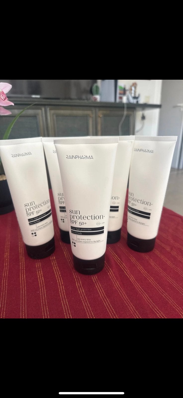 RainPharma Sun Protection SPF 50+ (Face & Body - 200 ml), Ophalen, Zo goed als nieuw