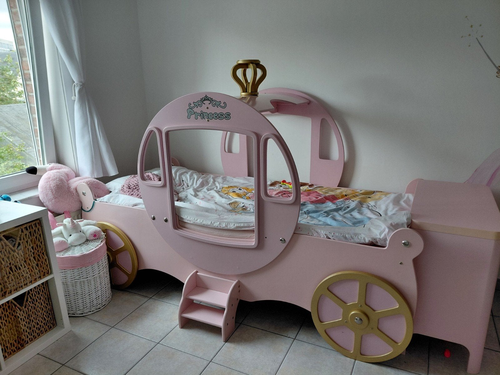 Chambre princesse complète, Enlèvement