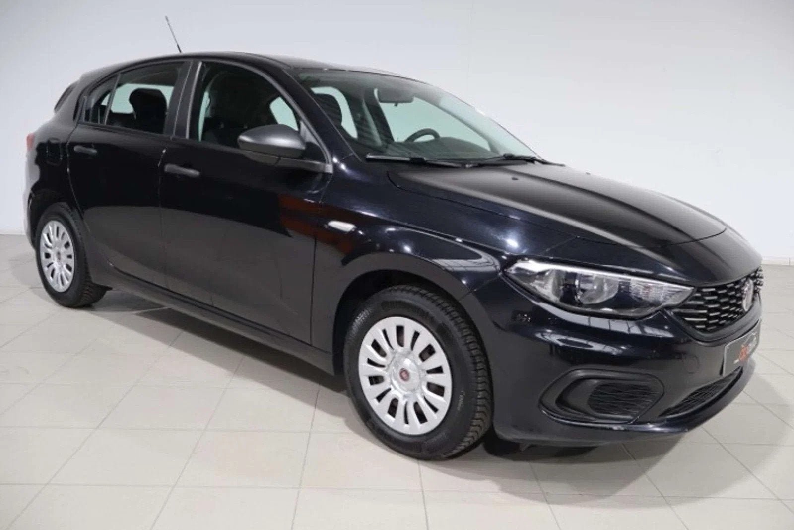 Fiat Tipo Tipo 1.4i Lounge, https://public.car-pass.be/vhr/06d1fd3f-00e3-4173-b3a4-e7ccf2f7f58a, Achat, Euro 6, Entreprise