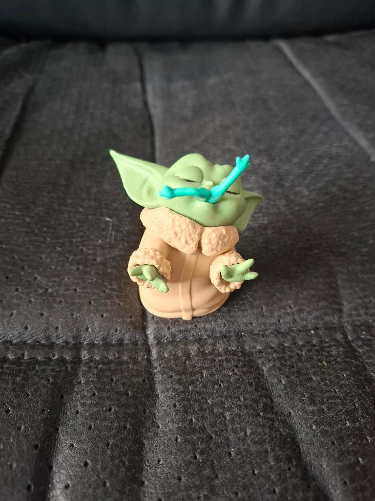Bébé Yoda avec grenouille, Collections, Enlèvement, Comme neuf, Figurine