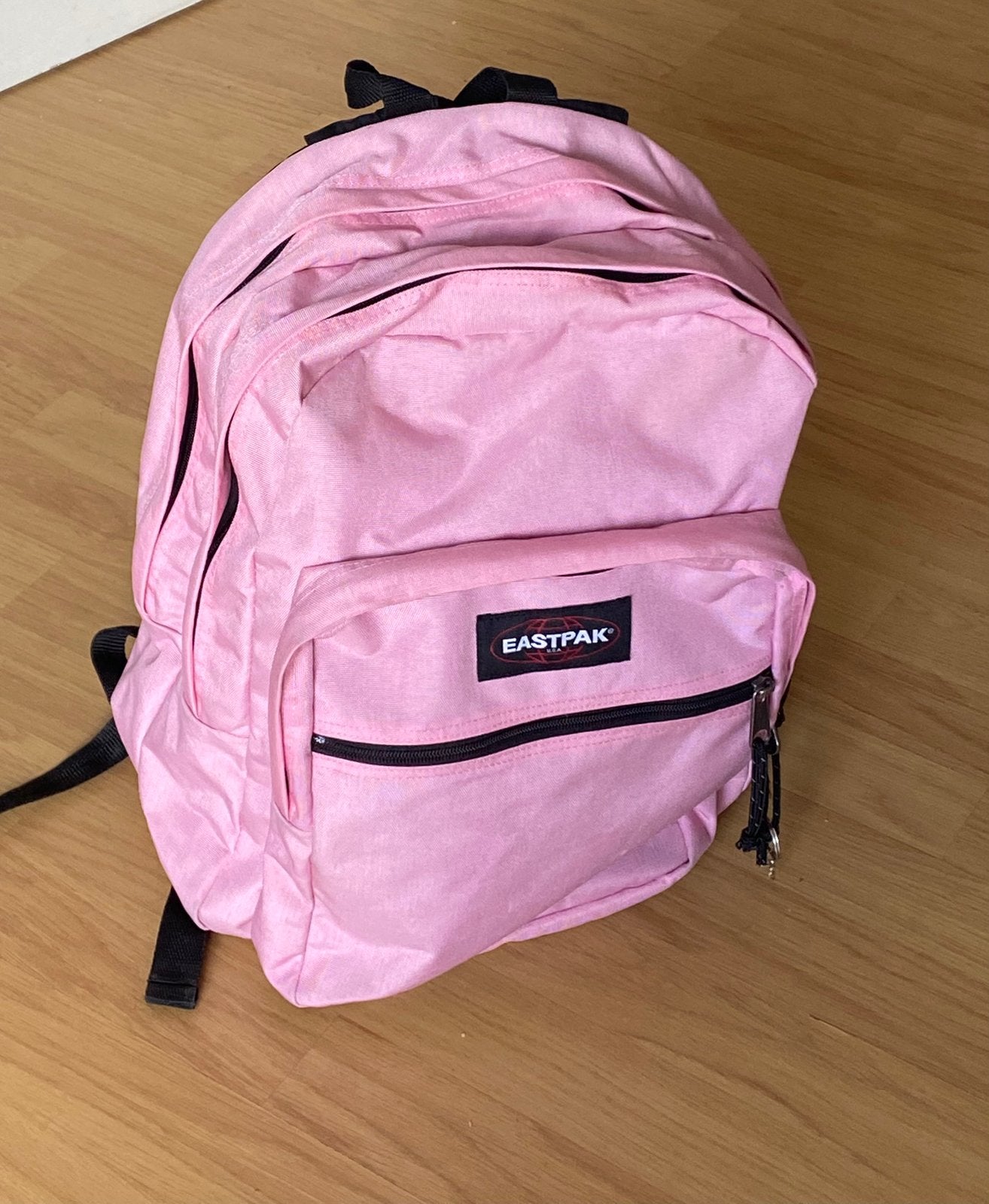 Eastpak rugzak, Ophalen