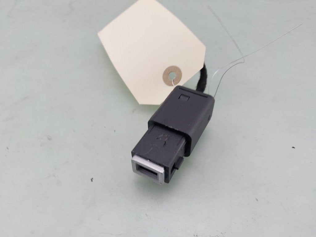 PORT AUX/USB Peugeot 208 II (UB / UH / UP) (01-2019/-), Dhr. J. Ham, Administratie@autoham.nl, Utilisé, Peugeot