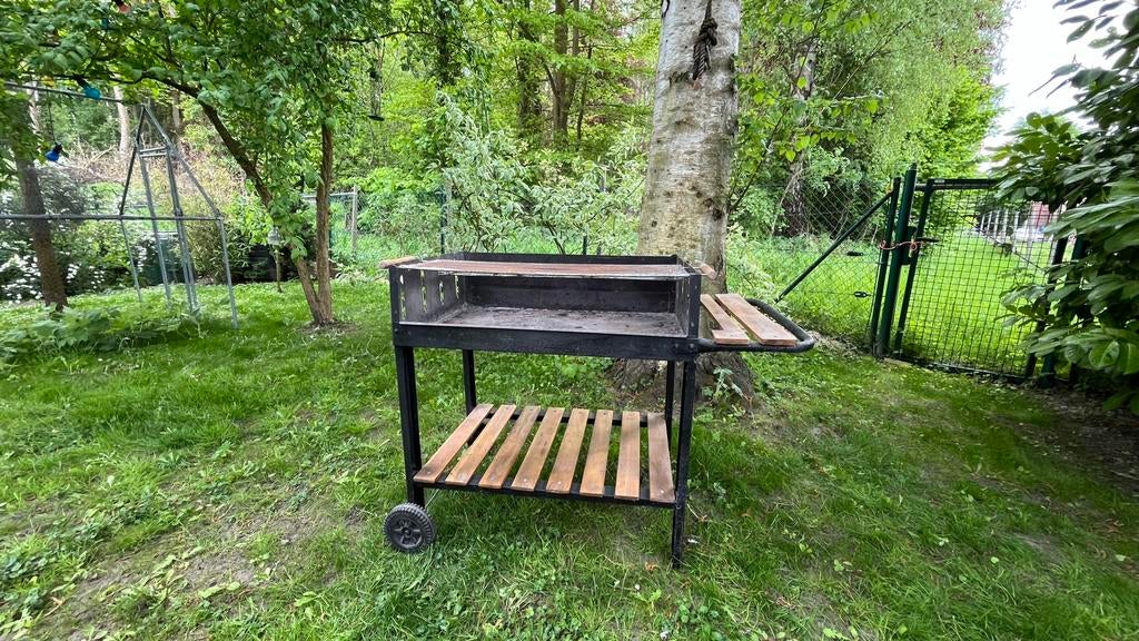 XXL Party BBQ, Ophalen, Zo goed als nieuw, Met accessoires