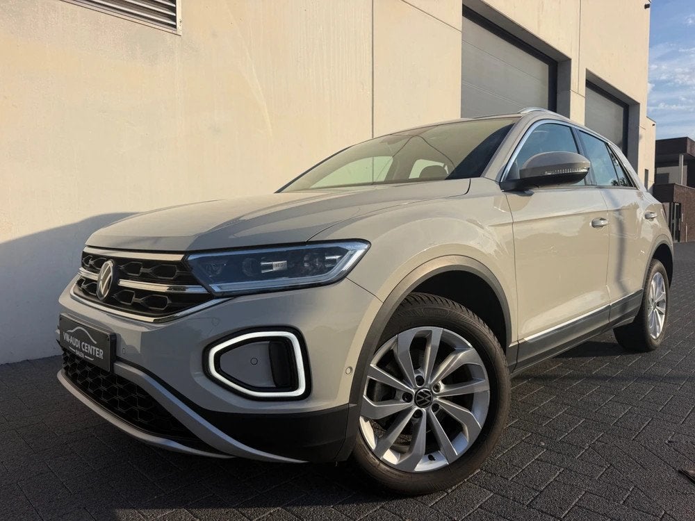 Volkswagen T-Roc STYLE 1.5eTSI 150PK GRIJS - REVERSE CAMERA, Auto's, 4 cilinders, Bedrijf, 5 zetels, 5 deurs